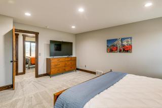Pinedale Getaway Near Hiking, Skiing and Lakes! - 1
