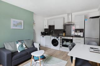 Convenient and Modern 2 Bed Apartment in Saltash - 8