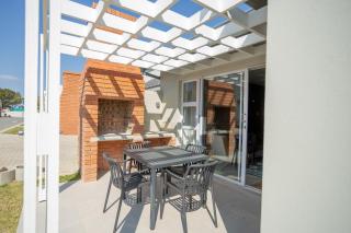 No 19 at 1 on York - luxury townhouse - George - 7