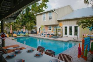 Sleeps 20 - Games - Basketball - Pool - Movie Room - 9