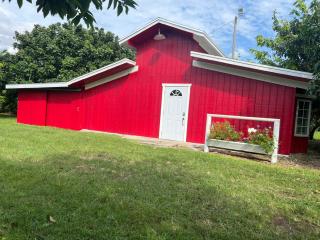 Maria's Tiny Barn - 6