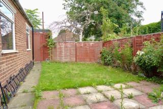 Traditional 3-Bedroom Home- contractors and family - 3