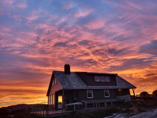 Stor hytte med fantastisk utsikt - 0