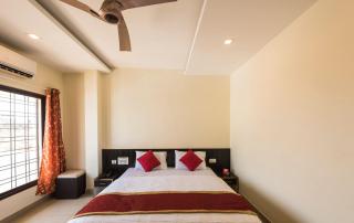 Super Hotel O Sai Kalyan Suites - 4