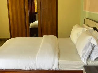C3 Resort Hotel Foumbot - - 4