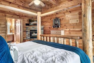 Spacious, 1mi to Pkwy, Games, Hot Tub, Mtn Views! - 3