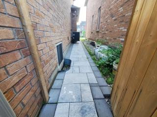 3 bdrm 3 bath bsmt Brampton Toronto, Sleeps 16 - 4