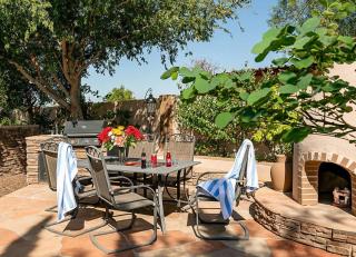 Luxe Oasis! Pool, Mini-Golf, Games, Pets OK! - 4