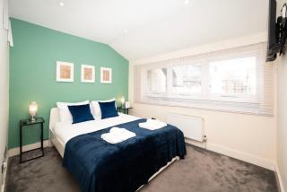 Oxford Street Apartments - 3