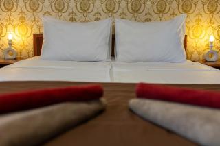Megy's 2nd Top Central Room - 0