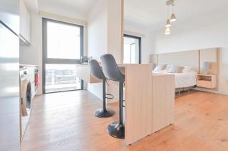 Chic & Cozy Apartment near Shopping del Sol - 8