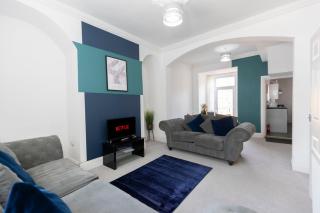 The Maple Haven Spacious 3BR with FREE Parking - 9
