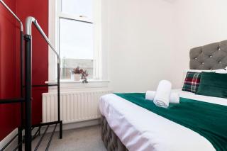 The Maple Haven Spacious 3BR with FREE Parking - 1