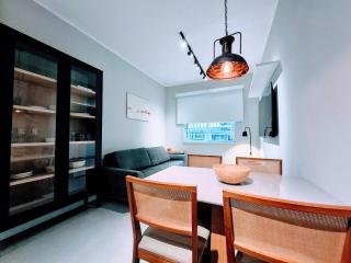 Design, Coziness and 4 guests at Leblon - 8