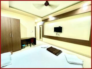Hotel Hometown Suprime Near Sea Beach - 2