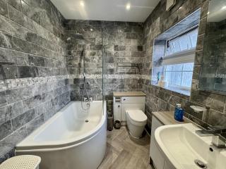 Luxury 8 Bed Home Near Luton Airport - 6