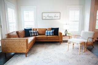 The Teal Door Cottage-Spacious home with Kingsuite - 0