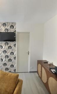 Superbe Cosy Studio Ideal pour les professionnels et les couples en déplacement PROCHE GARE et toutes commodités - 1