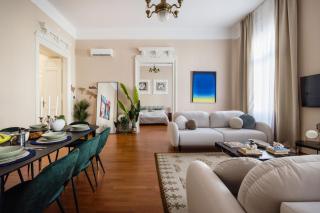 Art House Bold Luxe 3BR Grand Views by Danube - Budapest - 4