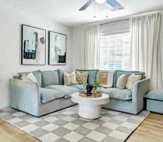 The Haven Haus - 2 Kings 1 Queen, 5 Minutes from Airport, 15 minutes to downtown - 3