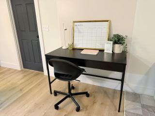 The Haven Haus - 2 Kings 1 Queen, 5 Minutes from Airport, 15 minutes to downtown - 1