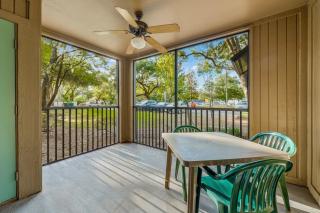 4BR Condo with Pool and Gym Long Term Stays Allowed - 3