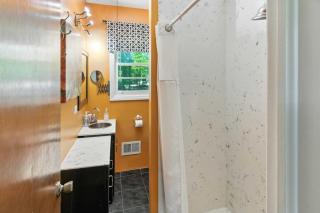 Tranquil 2 acres brook Downtown Travelers Rest - 9