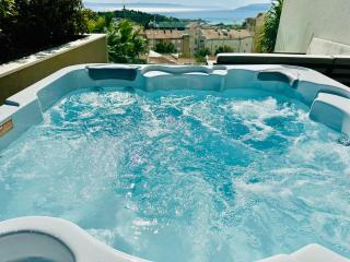 Luxury Adria Sea City & Whirpool, Mountain View Apartment - 0