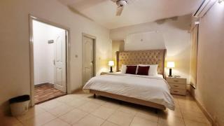 Haven Lodge - 4BR Luxurious Spanish Villa in Lahore - 1