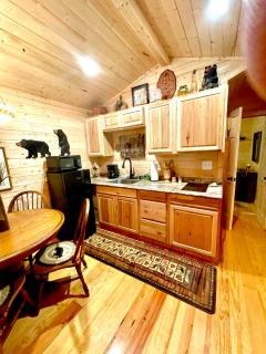 Little Bear Tiny Cabin - 8