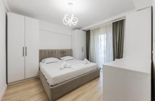 Stay in the Center - 5