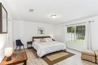 Warm and Inviting 4BR Home, Perfect for Families - 1
