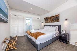 QV Stays Modern Waterfront Apartment - 7