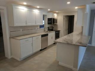 Cozy PVT Rm in Sunny Sarasota 1 - 4