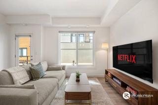 Executive Suite with King Bed Garage AC Free Banff Pass 65 Inch TV - 8