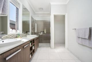 Cloverlea Spacious 4BR Yarra Valley Getaway - 9