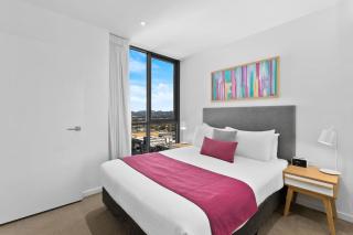 Broadbeach 2BR Ocean View Apt & Walk to Kurrawa Beach AVani 2706 - 5