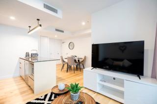 Modern 1BR Sauna & Pool Walk to Convention Centre & Art Hub BO12111 - 3