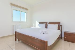 Glint 3-Bedroom Apartment & Balcony in Aley - 9