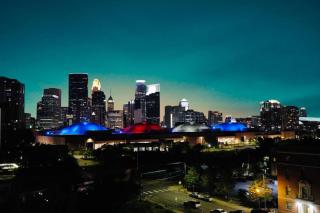 1BR Scenic Rooftop Gym Near Stadium Eat Street - 0