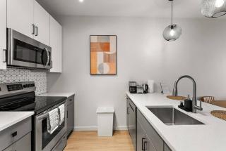 1BR Scenic Rooftop Gym Near Stadium Eat Street - 2