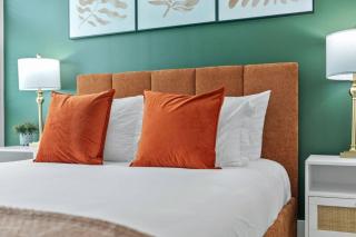 Stylish Modern Queen Suite Parking Pet Friendly - 5