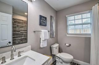 Large 6BR Escape - Free Parking, Sleeps 13 Guests - 6