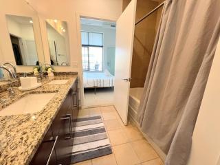 The Crestwood Loft 2BR 3Beds - 8