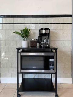 UE Bungalow 1 mile downtown, Home away from home - 5