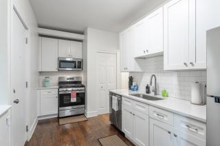 Charming 2BR Stay Ideal for Long or Short Visits - Chicago - 2