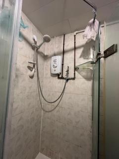 B&H Stays - Thames Ditton - 2