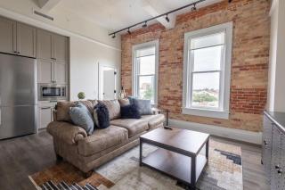 A Quiet Place at the Brent Lofts - 9
