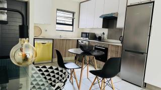Chic & Comfy - Sandton - 7