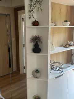 Lemon Place - 6